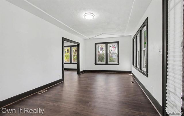 6023 Wayne Road, Romulus, MI 48174