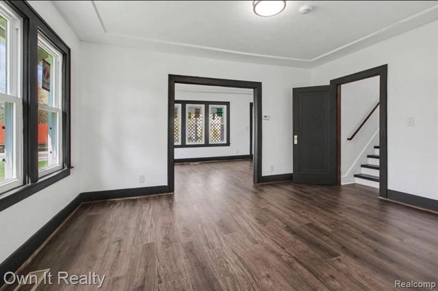 6023 Wayne Road, Romulus, MI 48174