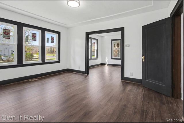 6023 Wayne Road, Romulus, MI 48174