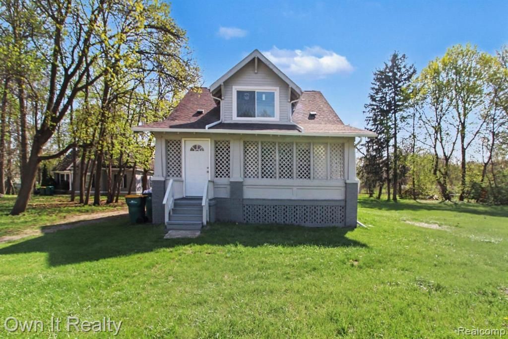 6023 Wayne Road, Romulus, MI 48174