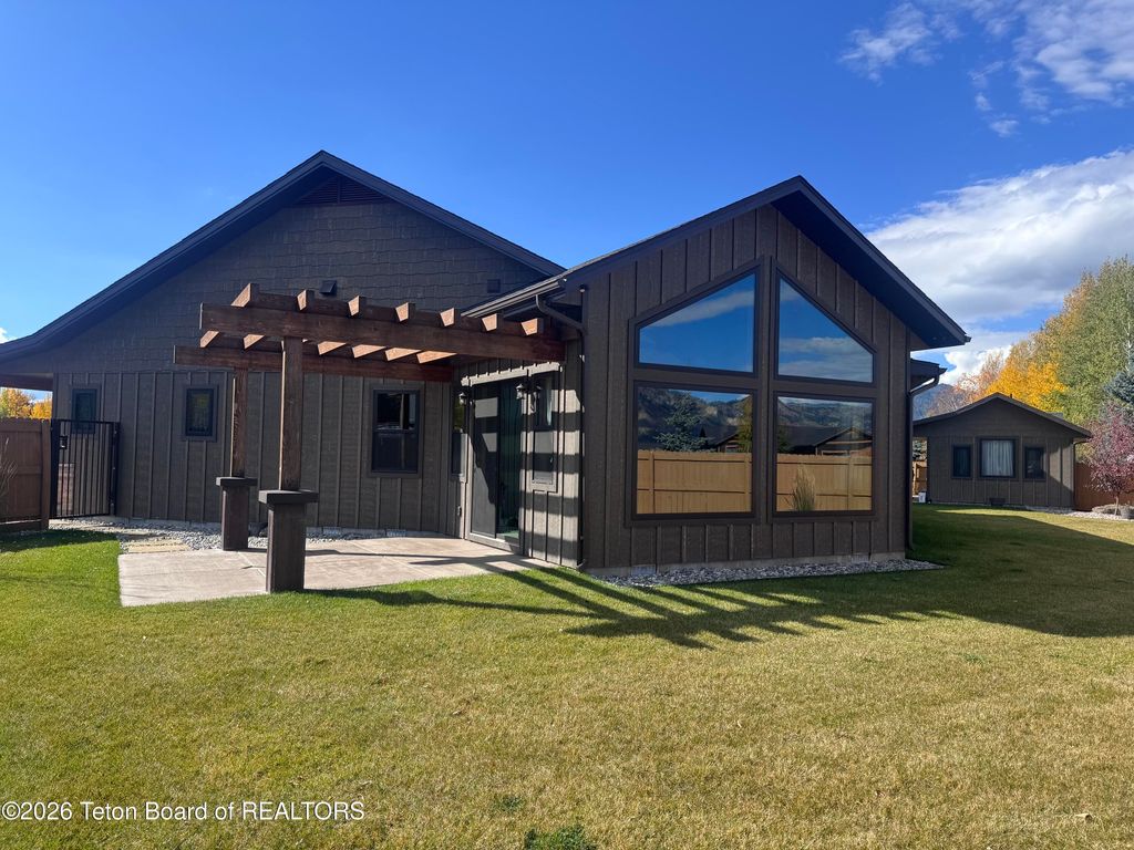 444 RIVER VIEW Drive, Alpine, WY 83128 photo 4