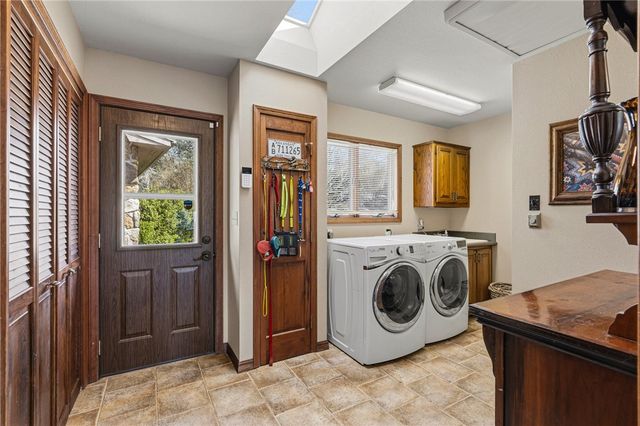 55 Table Rock Drive, Holiday Island, AR 72631