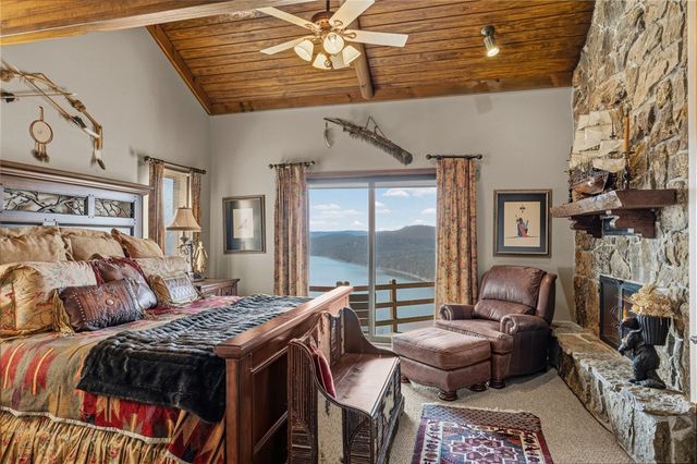 55 Table Rock Drive, Holiday Island, AR 72631