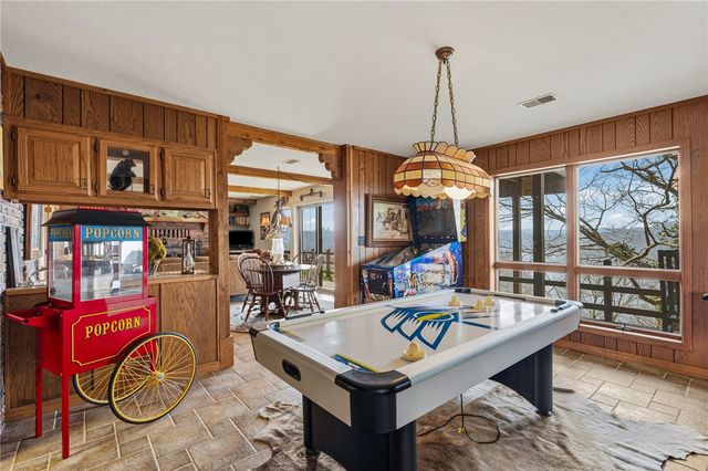 55 Table Rock Drive, Holiday Island, AR 72631