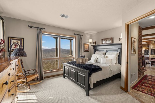 55 Table Rock Drive, Holiday Island, AR 72631