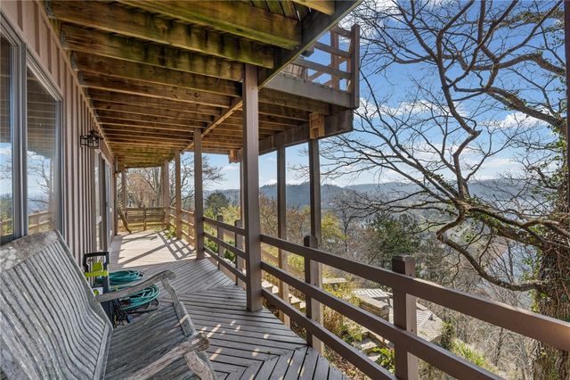 55 Table Rock Drive, Holiday Island, AR 72631