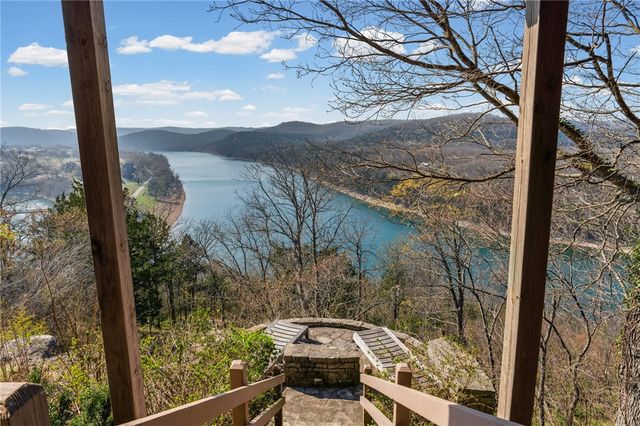 55 Table Rock Drive, Holiday Island, AR 72631