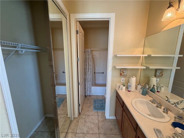 2127 Clearwater Lake Drive, Henderson, NV 89044