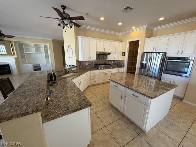 2127 Clearwater Lake Drive, Henderson, NV 89044