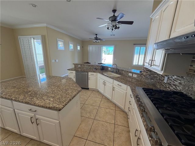 2127 Clearwater Lake Drive, Henderson, NV 89044