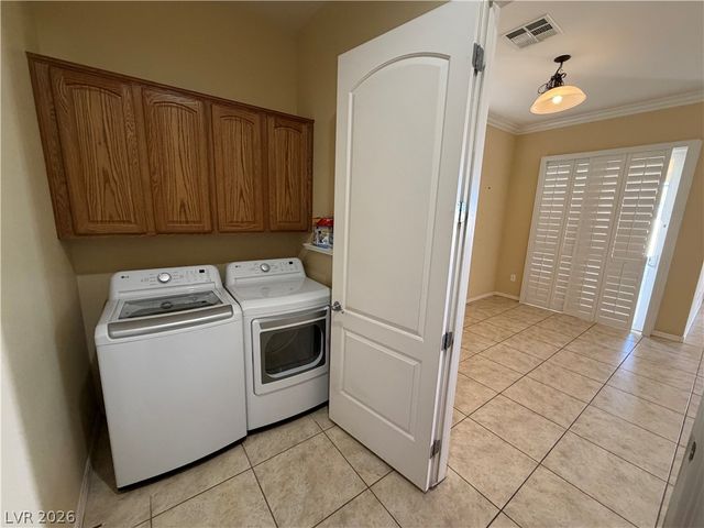 2127 Clearwater Lake Drive, Henderson, NV 89044