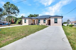 430/432 Bell BLVD S, Lehigh Acres, FL 33974