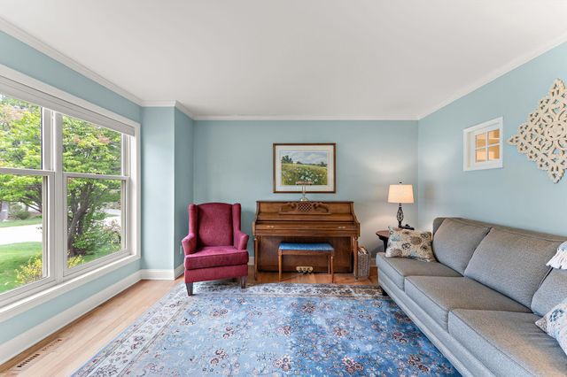 8053 Galway Road, Woodbury, MN 55125