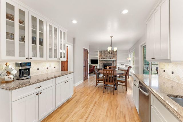 8053 Galway Road, Woodbury, MN 55125