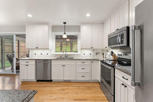 8053 Galway Road, Woodbury, MN 55125