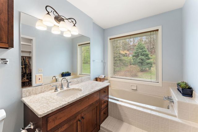 8053 Galway Road, Woodbury, MN 55125