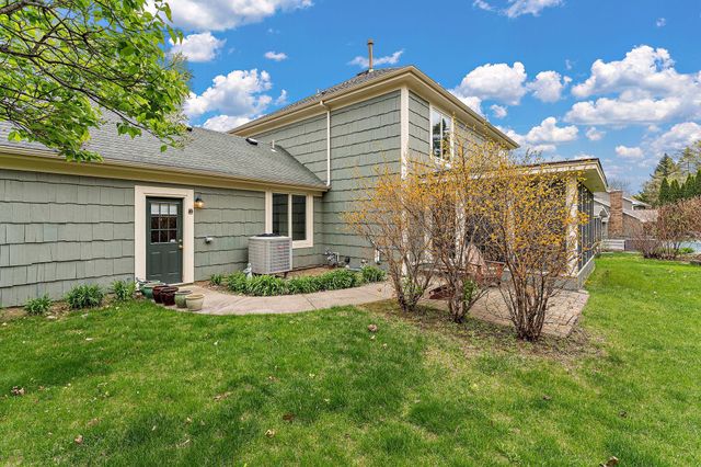 8053 Galway Road, Woodbury, MN 55125