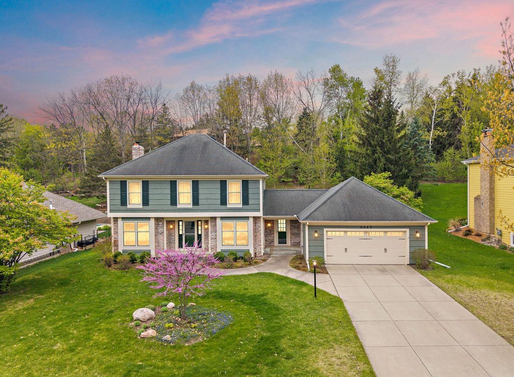 8053 Galway Road, Woodbury, MN 55125