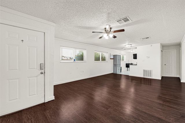 2126 Hillshire Drive, Deer Park, TX 77536