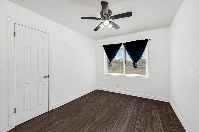 2126 Hillshire Drive, Deer Park, TX 77536