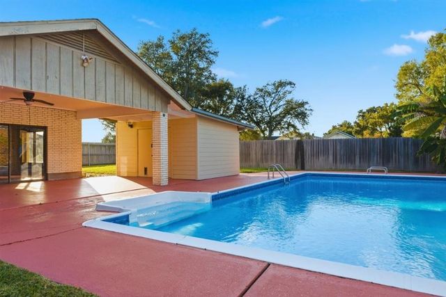 1300 Westmoreland Street, Lake Charles, LA 70605