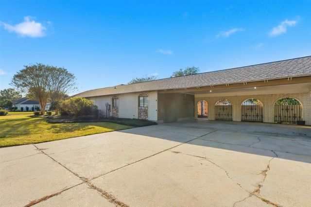 1300 Westmoreland Street, Lake Charles, LA 70605