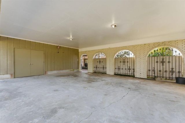 1300 Westmoreland Street, Lake Charles, LA 70605