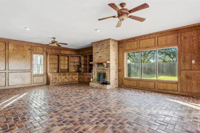 1300 Westmoreland Street, Lake Charles, LA 70605