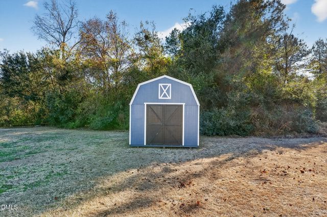 108 Pointe Drive, La Grange, NC 28551