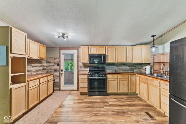 6091 Mount Moriah Road, Nineveh, IN 46164