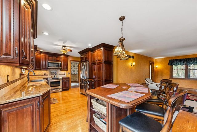 2214 Trappers Knoll Drive, Batavia Twp, OH 45103