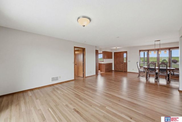 1667 N 12th Road, Palmyra, NE 68418