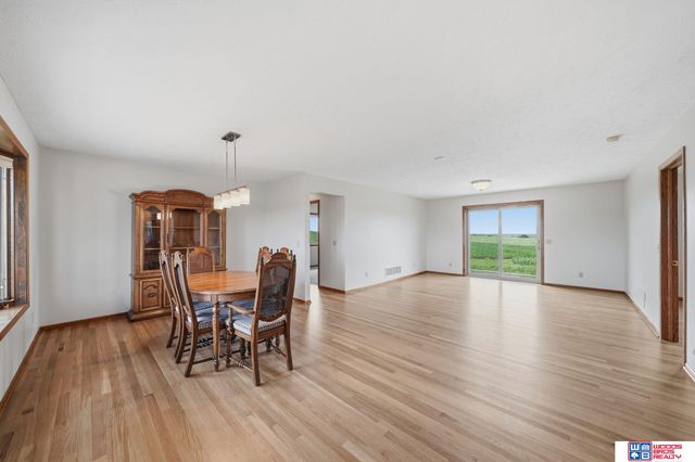 1667 N 12th Road, Palmyra, NE 68418