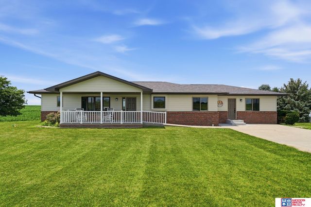 1667 N 12th Road, Palmyra, NE 68418