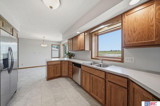 1667 N 12th Road, Palmyra, NE 68418