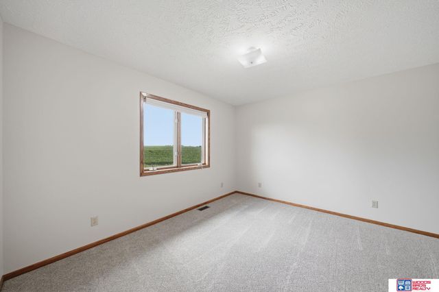 1667 N 12th Road, Palmyra, NE 68418