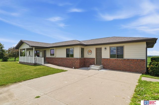 1667 N 12th Road, Palmyra, NE 68418