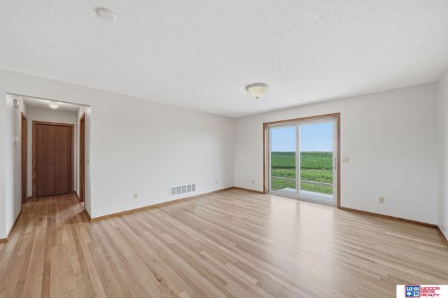 1667 N 12th Road, Palmyra, NE 68418