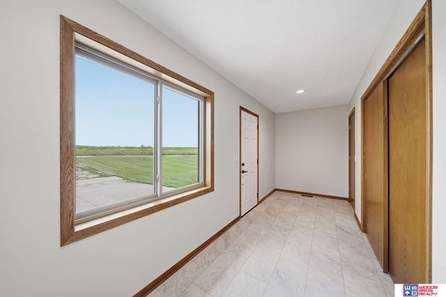 1667 N 12th Road, Palmyra, NE 68418