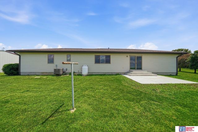 1667 N 12th Road, Palmyra, NE 68418