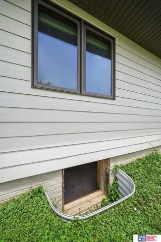 1667 N 12th Road, Palmyra, NE 68418