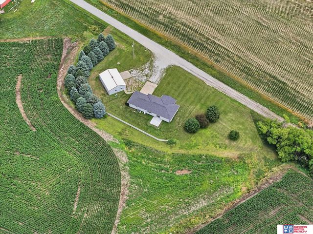 1667 N 12th Road, Palmyra, NE 68418
