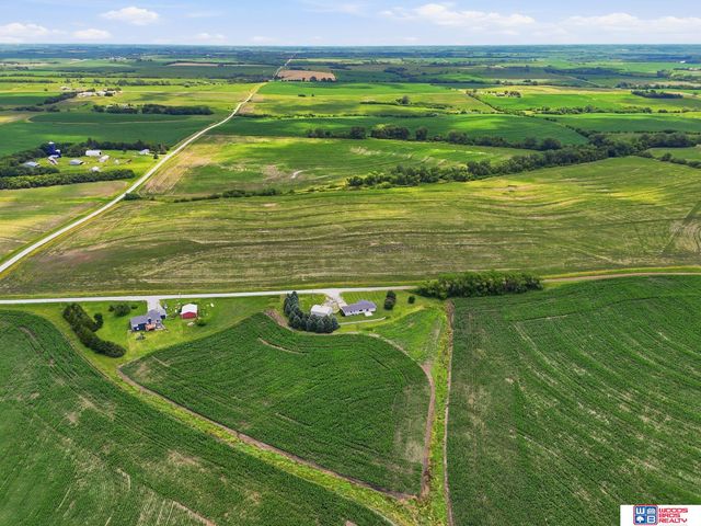 1667 N 12th Road, Palmyra, NE 68418