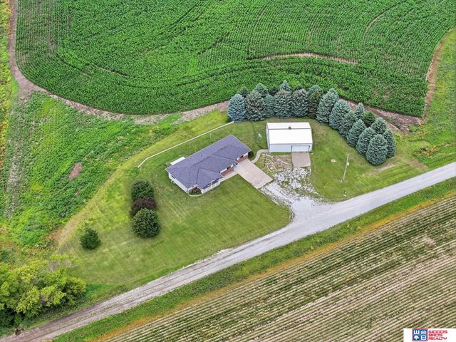 1667 N 12th Road, Palmyra, NE 68418