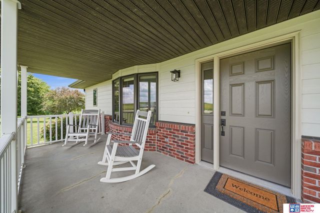 1667 N 12th Road, Palmyra, NE 68418