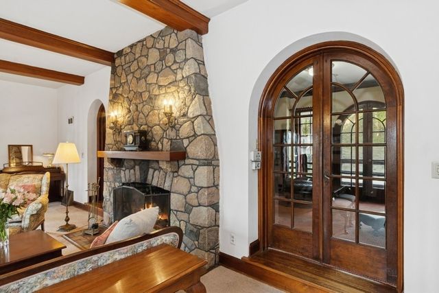 1818 N Dubuque St, Iowa City, IA 52245