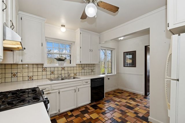 1818 N Dubuque St, Iowa City, IA 52245