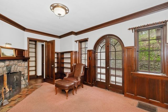 1818 N Dubuque St, Iowa City, IA 52245