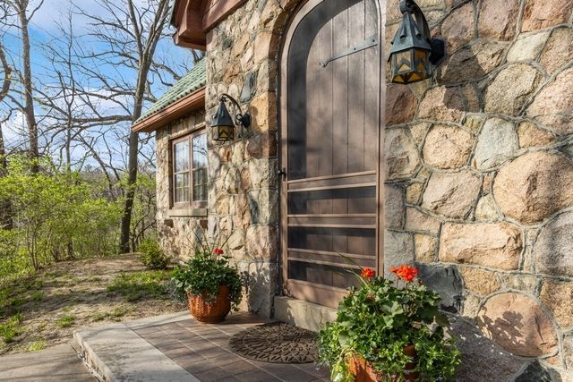 1818 N Dubuque St, Iowa City, IA 52245