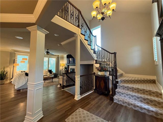 1708 NE Woodland Shores Lane, Lee's Summit, MO 64086